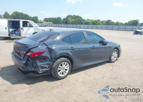 2025 Toyota Camry Le z USA, uszkodzony, nr VIN 4T1DAACK2SU525425